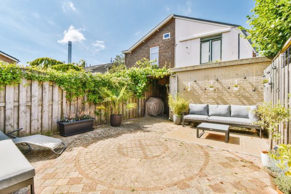 Courtyard Patio Service in Redding